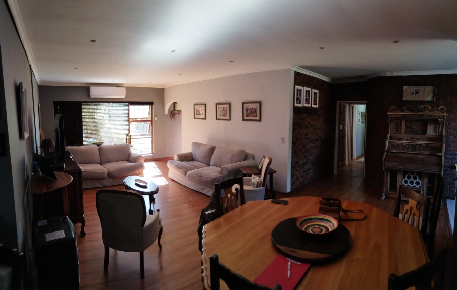 4 Bedroom Property for Sale in Campher Park Eastern Cape